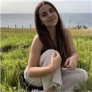 Universitaria estudiante de magisterio se ofrece para dar clases de primaria